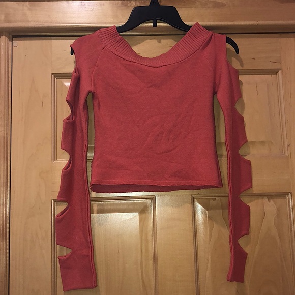 Cropped Pink Sweater - Picture 4 of 6